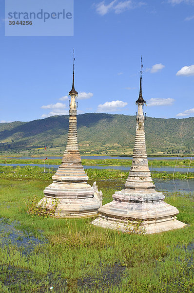 Stupas  Pagode  Tharkong  Sankar  südlicher Inle-See  Burma  Birma  Myanmar  Südostasien