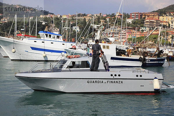 Lerici  Guardia di Finanza in der Hafenstadt an der Ostseite des Golf von La Spezia  Ligurien  Italien  Europa