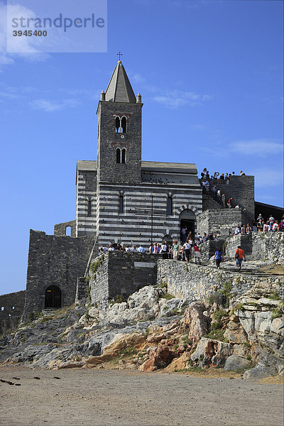 Kirche San Pietro am Kap von Portovenere im Cinque Terre  Ligurien  Italien  Europa