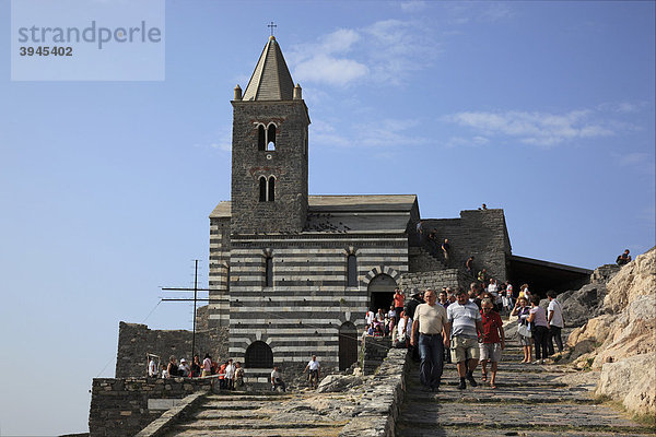 Kirche San Pietro am Kap von Portovenere im Cinque Terre  Ligurien  Italien  Europa