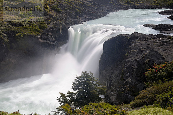 Salto Grande Wasserfall  Patagonien  Chile  Südamerika