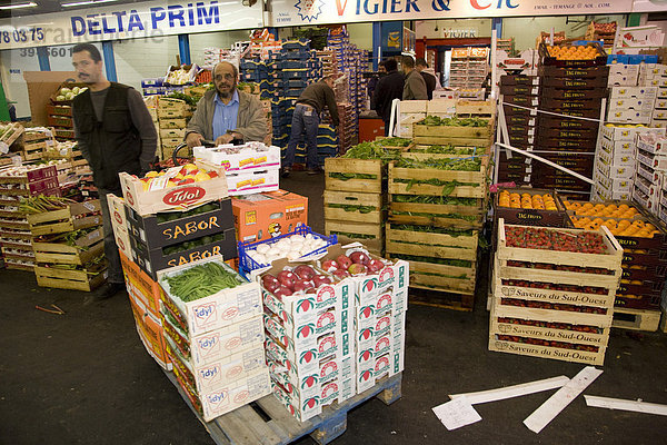 Pavillon des Fruits et Legumes  Halle für Obst und Gemüse  Großmarkt Rungis bei Paris  Frankreich  Europa