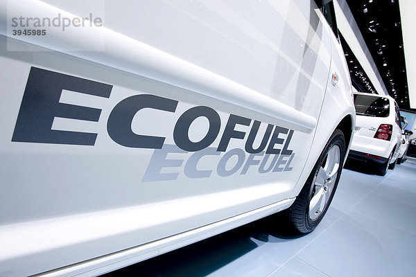 Ecofuel Schriftzug an einem VW Touran  Volkswagen AG  mit Erdgasantrieb  auf der 63. Internationalen Automobilausstellung IAA 2009 in Frankfurt am Main  Hessen  Deutschland  Europa