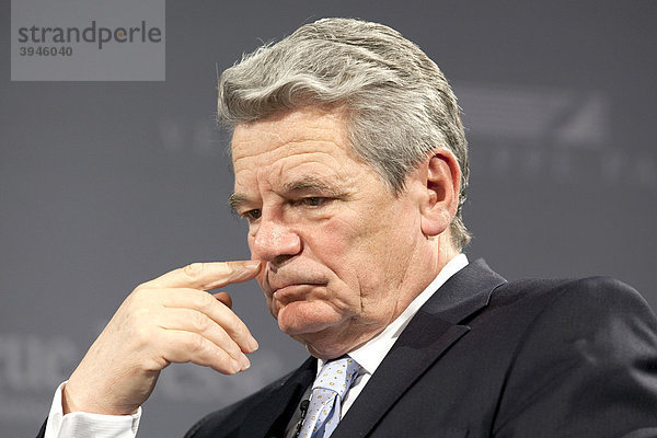 Joachim Gauck  evangelischer Pfarrer und Menschenrechtler  DDR-Bürgerrechtler  in Passau  Bayern  Deutschland  Europa