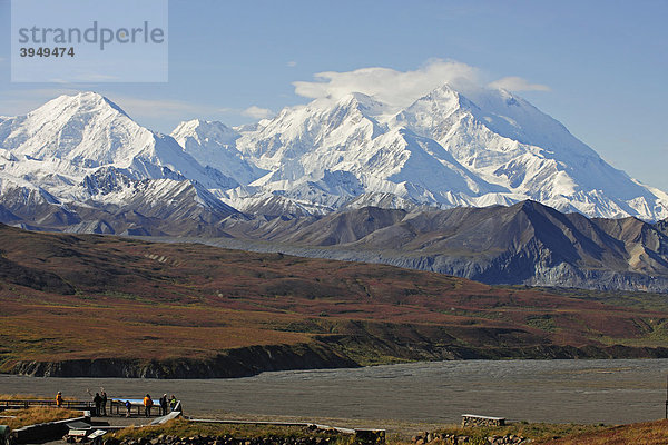 Mt. McKinley  der höchste Berg Nordamerikas vom Eielson Visitor Center aus gesehen  Denali Nationalpark  Alaska