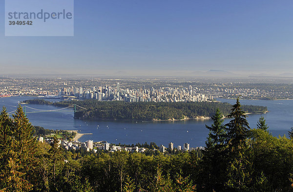 Vancouver mit Lions Gate Bridge und Stanley Park  Kanada
