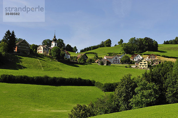 Haslen  ein typisches Dorf im Kanton Appenzell  Kanton Appenzell  Schweiz  Europa