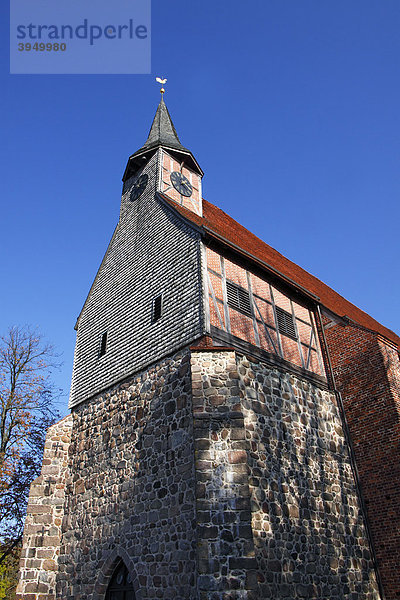 Historische Kirche in Zarrentin am Schaalsee  St. Petrus und St. Paulus Kirche  Landkreis Ludwigslust  Mecklenburg-Vorpommern  Deutschland  Europa