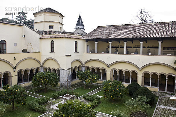 Kreuzgang der Kirche Santa Sofia Benevento  Archäologisches Museum  Benevento  Kampanien  Italien  Europa