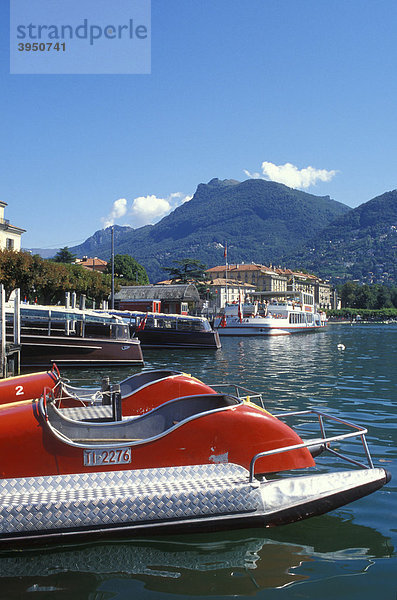 Tretboote am Ufer in Lugano  Luganer See  Tessin  Schweiz  Europa