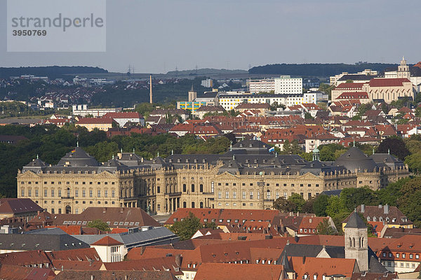 Blick auf Würzburger Residenz  Schloss  Residenz  Panorama  Würzburg  Franken  Bayern  Deutschland  Europa