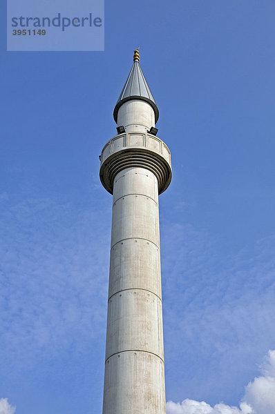 Minarett der Ditib-Merkez-Moschee  größte Moschee in Deutschland  Duisburg-Marxloh  Nordrhein-Westfalen  Deutschland  Europa