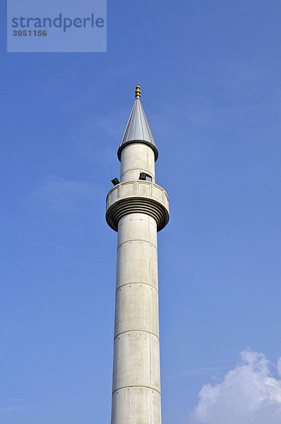 Minarett der Ditib-Merkez-Moschee  größte Moschee in Deutschland  Duisburg-Marxloh  Nordrhein-Westfalen  Deutschland  Europa