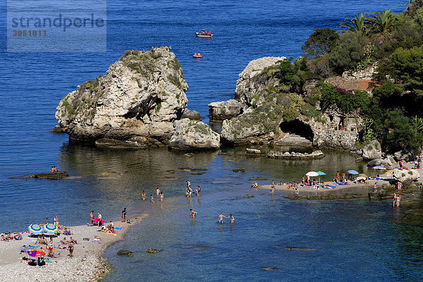 Badebucht  Badeparadies Isole Bella  Taormina  Provinz Messina  Sizilien  Italien  Europa