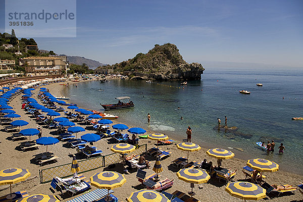 Strand  Badebucht Mazzaro  Taormina  Provinz Messina  Sizilien  Italien  Europa