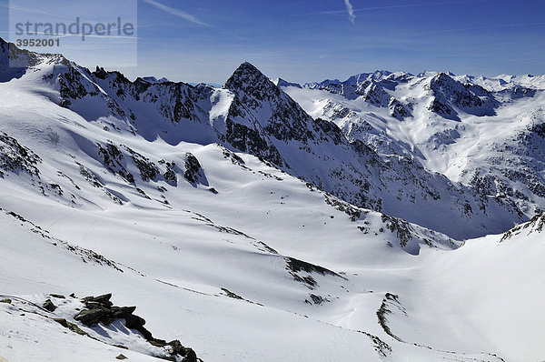 Stubaier-Gletscher  Blick von Schaufelspitze nach Südwesten  Richtung Italien  Tirol  Österreich  Europa