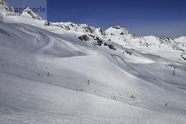 Skipiste am Stubaier-Gletscher  Tirol  Österreich  Europa