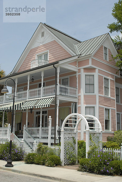Typische Wohnhausarchitektur in der Stadt Beaufort  Südstaatenarchitektur  South Carolina  USA