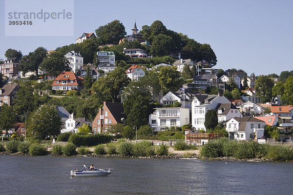 Blick auf den Süllberg im Stadtteil Blankenese mit Elbblick in Hamburg  Deutschland  Europa