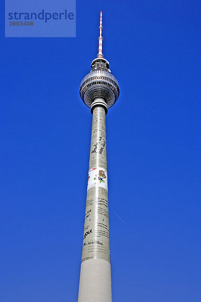 Fernsehturm am Alexanderplatz als Litfasssäule  Berlin  Deutschland  Europa