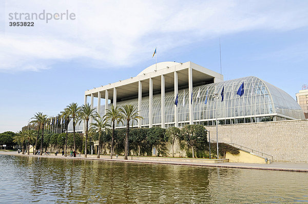 See  Wasser  Palau de la Musica  Musik  Konzerthaus  Jardines del Turia  Rio Turia  Flussbett  Park  Stadtpark  Valencia  Spanien  Europa