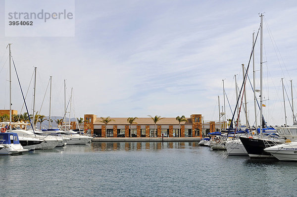 Yachthafen  Hafen  Hafengebäude  Puerto de Mazzaron  Costa Calida  Murcia  Spanien  Europa