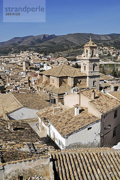 Stadtübersicht  Dächer  Kirche  Caravaca de la Cruz  heilige Stadt  Murcia  Spanien  Europa