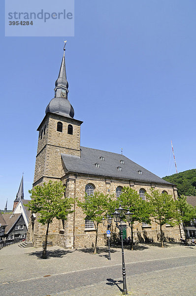 Alte Kirche  Altstadt  Langenberg  Velbert  Nordrhein Westfalen  Deutschland  Europa