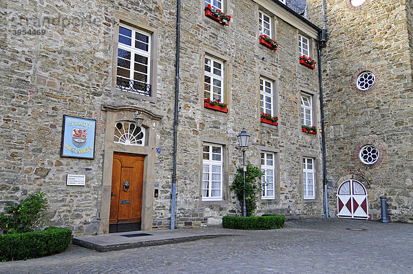 Rathaus  Schloss  Heimatmuseum  Hückeswagen  Bergisches Land  Nordrhein-Westfalen  Deutschland  Europa