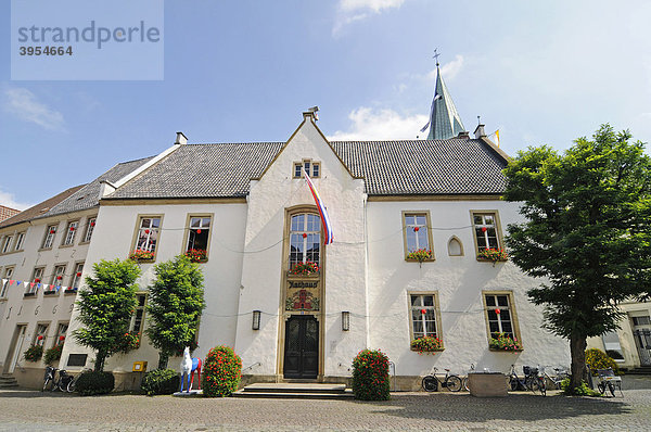 Rathaus  Marktplatz  historische Altstadt  Warendorf  Münsterland  Nordrhein-Westfalen  Deutschland  Europa