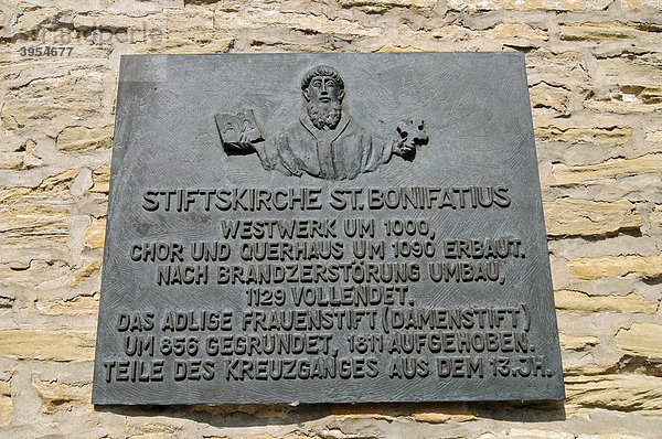Schild  Stiftskirche St Bonifatius  Kloster  Kirche  Freckenhorst  Warendorf  Münsterland  Nordrhein-Westfalen  Deutschland  Europa
