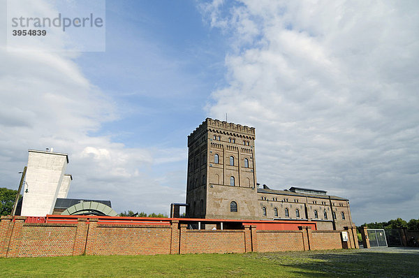 Maschinenhaus  Malakowturm  Zeche Hannover  LWL Industriemuseum  Route der Industriekultur  Bochum  Ruhrgebiet  Nordrhein-Westfalen  Deutschland  Europa