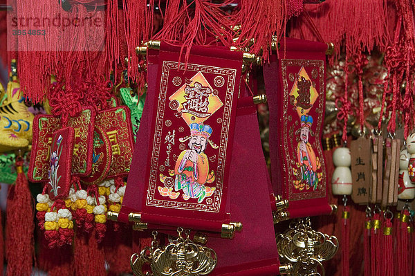 Spielwaren  Souvenirs zum chinesischen Horoskop  Chinesisches Neujahrsfest  London  England  Großbritannien  Europa