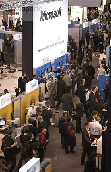 CeBIT 2009: Messestand des Unternehmens Microsoft  Hannover  Deutschland