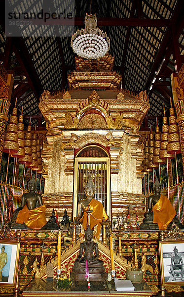 Buddha  Wat Chiang Man  buddhistische Tempelanlage  Chiang Mai  Thailand  Asien