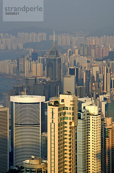 Aussicht von Victoria Peak über Central  Hong Kong Island  Hong Kong  Hongkong  China  Asien