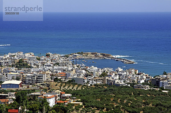 Blick auf Hafen  Panorama  Chersonissos  Kreta  Griechenland  Europa