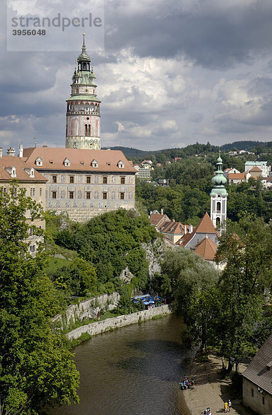 Blick auf das Schloss  Cesky Krumlov  Krummau  UNESCO Weltkulturerbe  Südböhmen  Böhmen  Tschechien  Europa