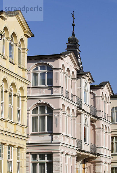 Fassaden in Bäderarchitektur in der Bergstraße im Seebad Bansin  Insel Usedom  Mecklenburg-Vorpommern  Deutschland  Europa