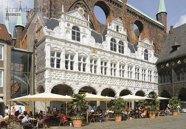Renaissancefassade des Rathauses in Lübeck  Schleswig-Holstein  Deutschland  Europa