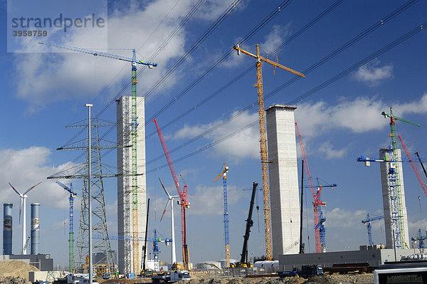 Das im Bau befindliche umstrittene Kohlekraftwerk in Moorburg  Hamburg  Deutschland  Europa