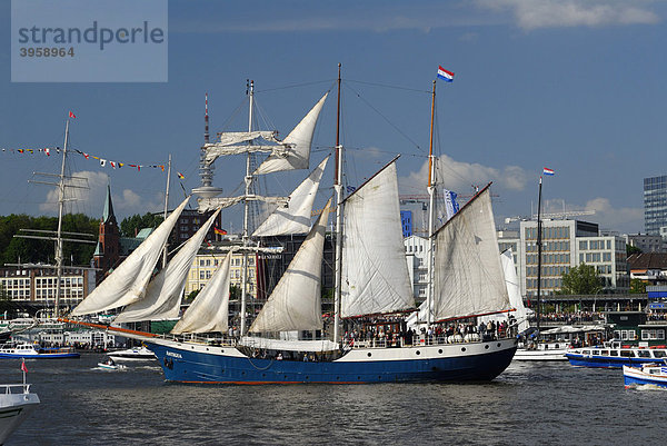 Segelschiff Antigua auf dem Hafengeburtstag 2009 in Hamburg  Deutschland  Europa
