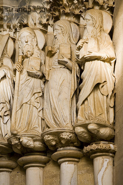 Nahaufnahme der Kathedrale von Evora  Alentejo  Portugal  Europa