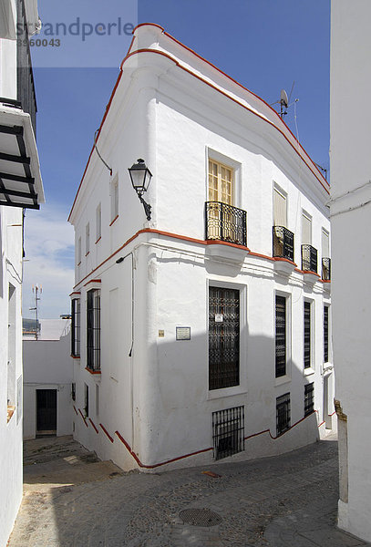 Ein typisches weißes Gebäude in Arcos De la Fronera  Andalusien  Spanien  Europa