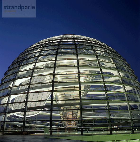 Kuppel des Reichstages  Berlin  Deutschland  Europa
