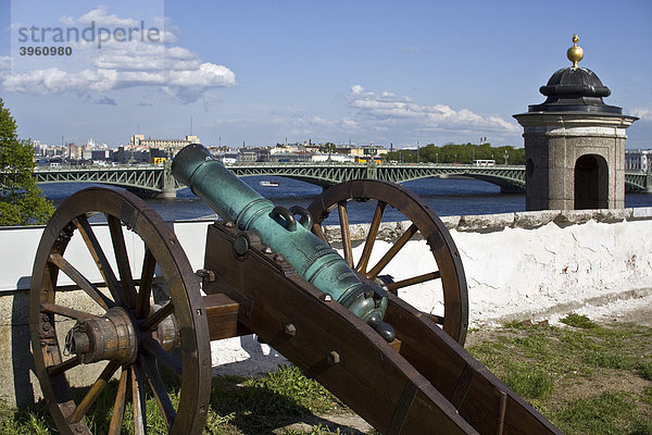 Blick auf St. Petersburg von der Gosudarev Bastion der Peter-und-Paul-Festung  Russland