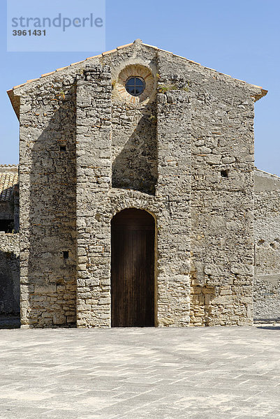 Westfront Chiesa di San Giovanello  10. Jh.  Gerace  Kalabrien  Italien  Europa