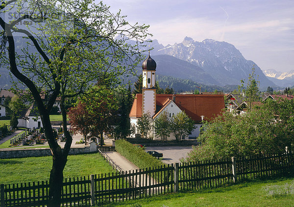 Pfarrkirche St. Jakob  Wallgau vor dem Karwendel  Oberbayern  Bayern  Deutschland  Europa