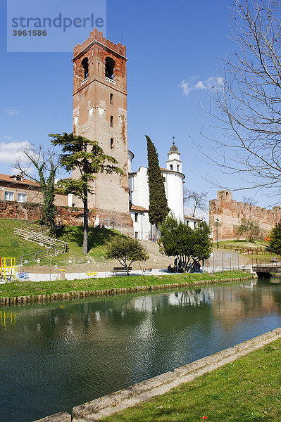 Stadtmauer  Stadtturm und Kathedrale St. Liberalis  Castelfranco  Venetien  Italien  Europa
