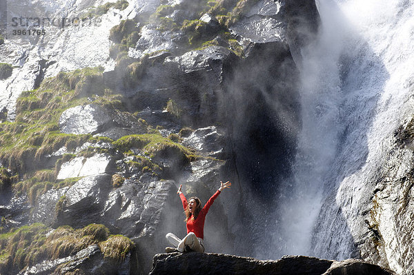 Wasserfall des Ganderbaches bei Barbian  Eisacktal  Südtirol  Italien  Europa